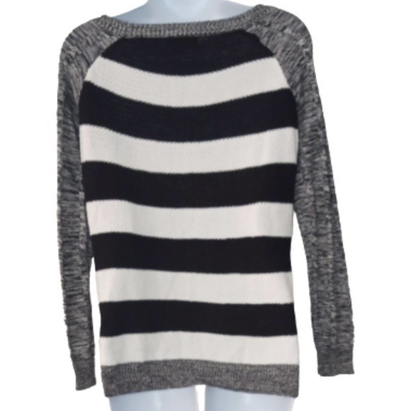 T/0 Stripe Knit Sweater Size Medium Gray and White - Picture 4 of 6